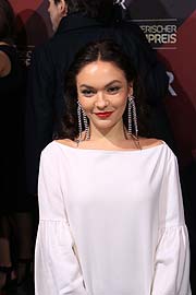 Emma Drogunova auf dem Roten Teppich des Bayerischen Filmpreis 2019 am 17.01.2020 (©Foto: Martin Schmitz)